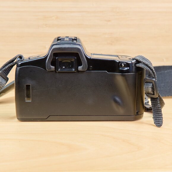 Minolta Maxxum 3xi 35mm SLR Camera, 35-80 mm AF Lens, Program 3500xi Flash - Picture 5 of 9